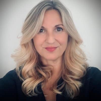 Angela Cripps headshot